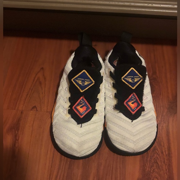 8C Toddler Nike Shoes - LeBrons - Picture 1 of 5